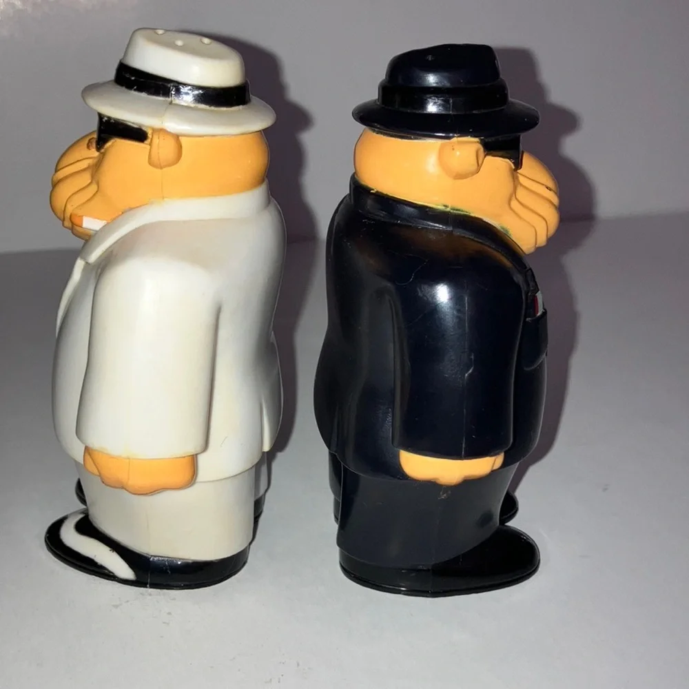 1993 Camel Salt and‎ Pepper Collectible Shakers